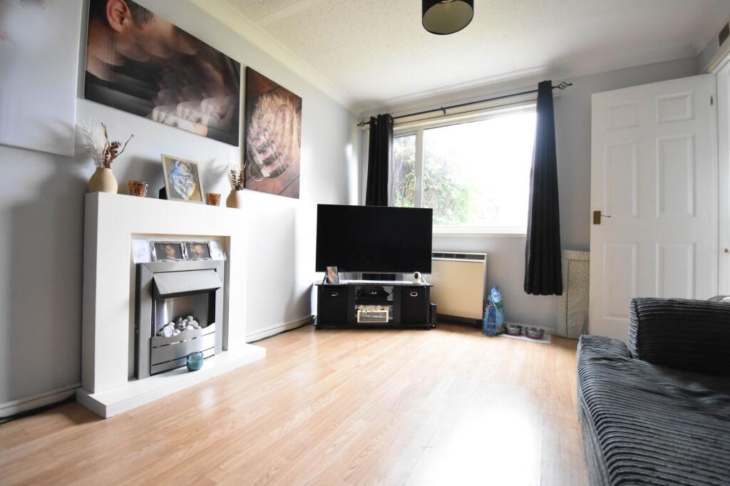 Hamsterley Close, Bedford, MK41 photo 4