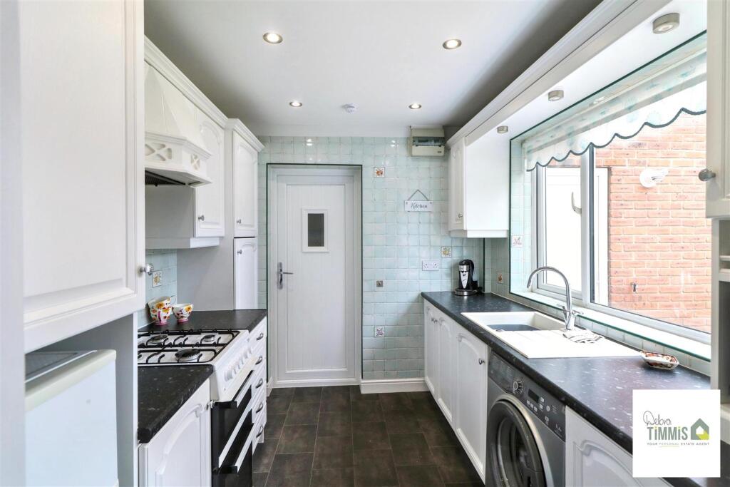 House in Stoke-on-Trent, Baddeley Green - View 3