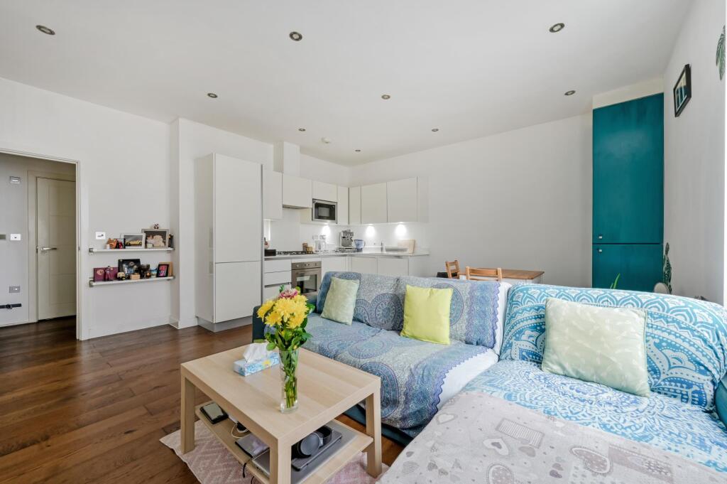 Apartment in London, Aberfeldy Village, Blackwall - View 4