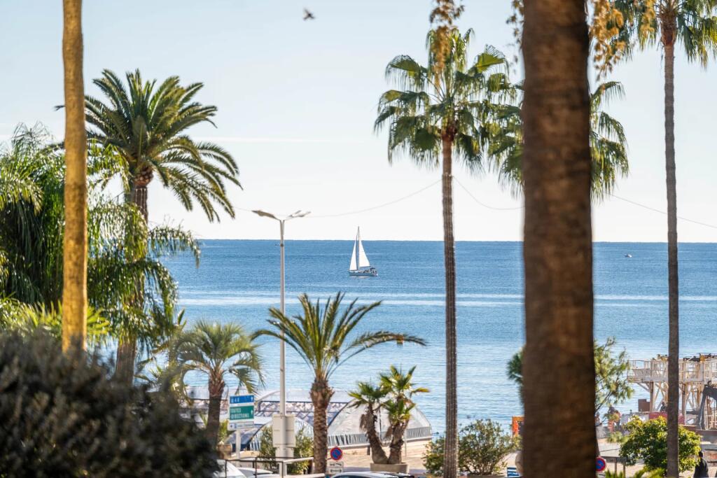 Main image of property: Provence-Alps-Cote d`Azur, Alpes-Maritimes, Cannes