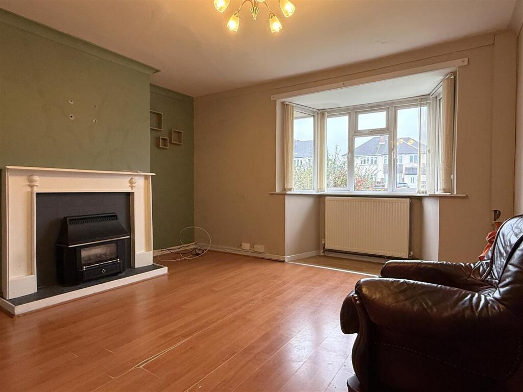 Pendeford Avenue, Claregate photo 2