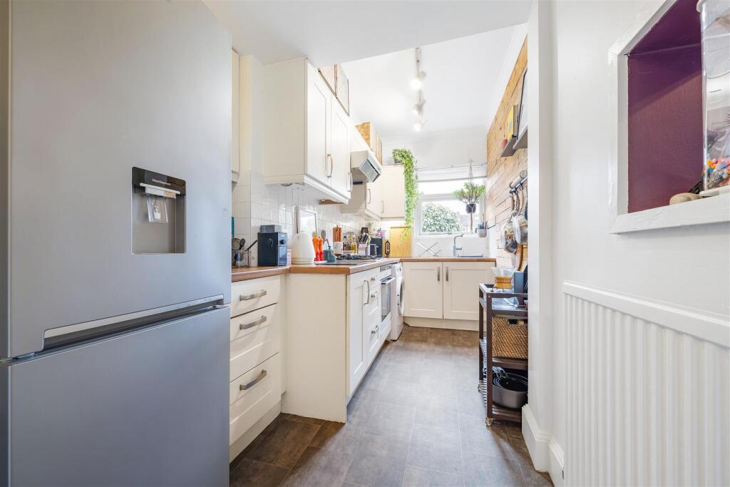 Apartment in London - More