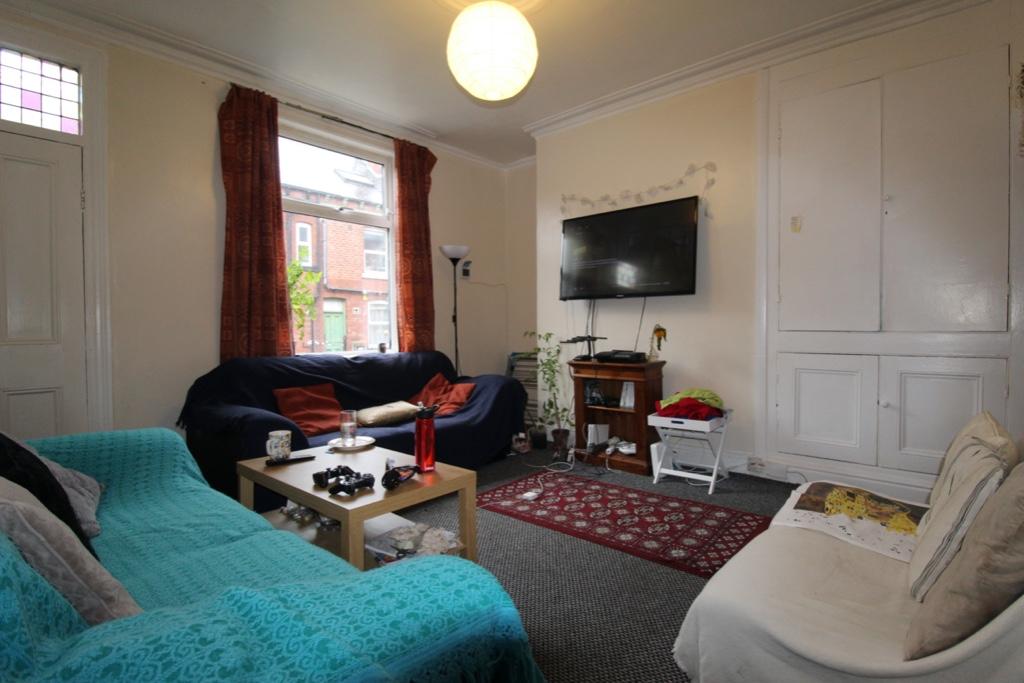 6 bedroom terraced house for rent