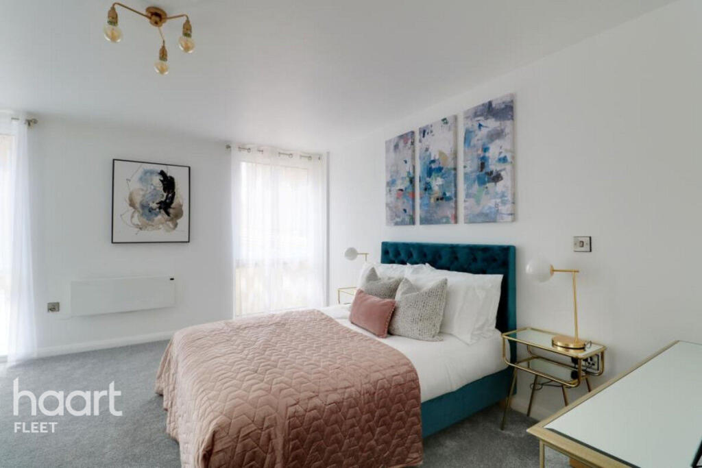 Main image of property: Farnborough Road, Farnborough