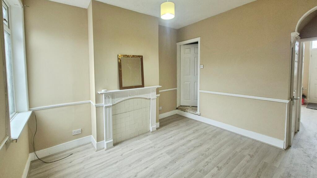 House in Newcastle-under-Lyme, May Bank, Wolstanton Marsh - View 4