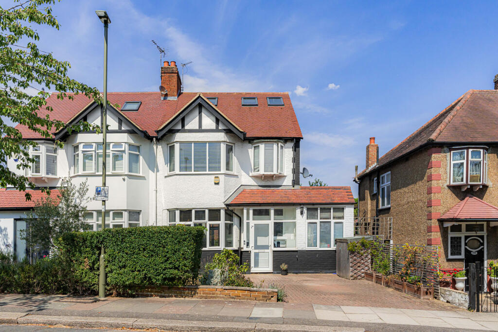 Main image of property: Meadow Drive, London, NW4