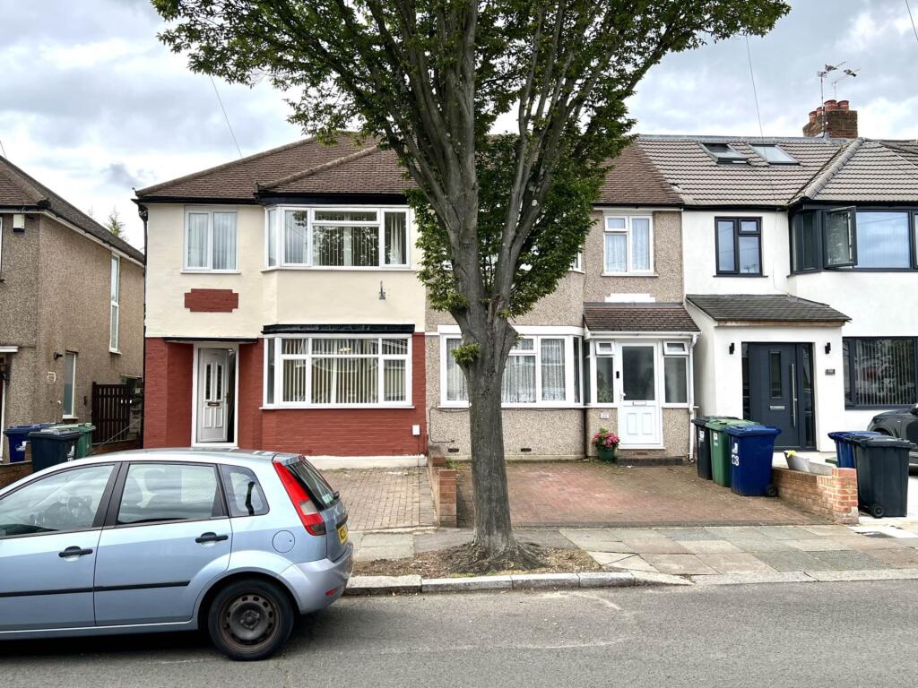 Main image of property: Carr Road, Notholt, UB5 4RD