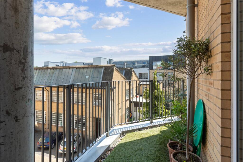 Apartment in London - View 4
