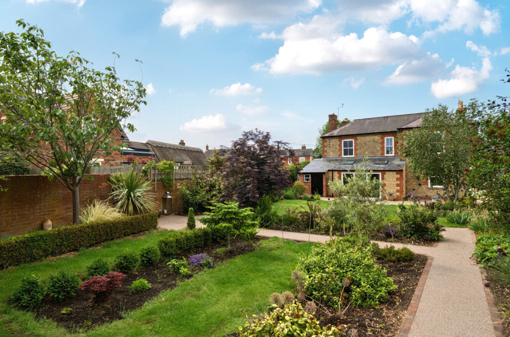 House in Chelveston, Caldecott - View 2