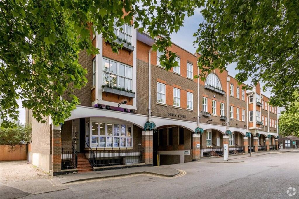 Main image of property: Newmarket Road, Cambridge, Cambridgeshire, CB5