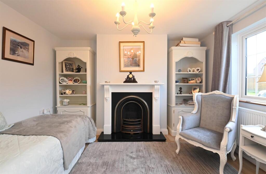 14, Brook End photo 3