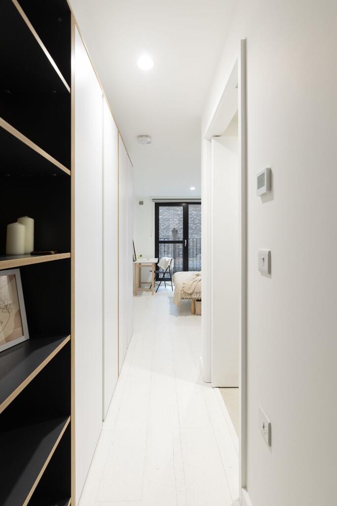 Main image of property: Commercial Road, London, E14