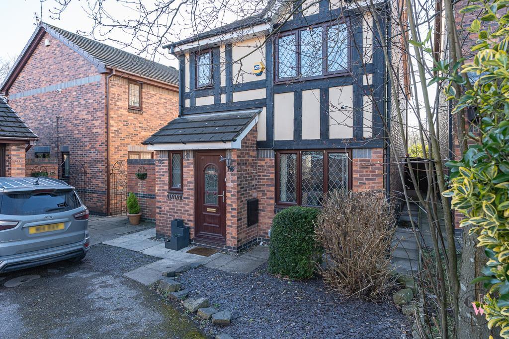 3-bed detached on Spinney Close, Winsford, £220,000