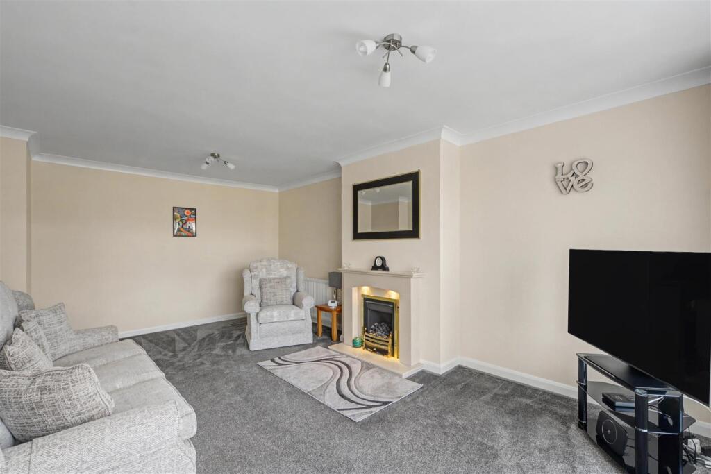 Rufford Avenue, Bramcote, Nottingham photo 3