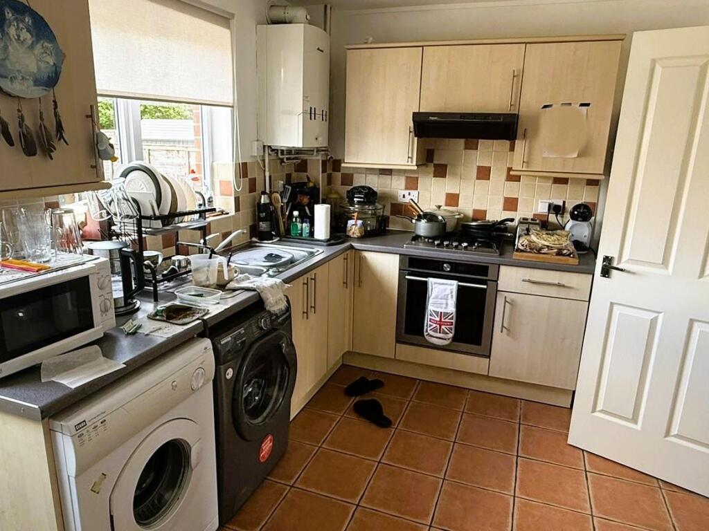 Castlehaven Close, Chippenham photo 4