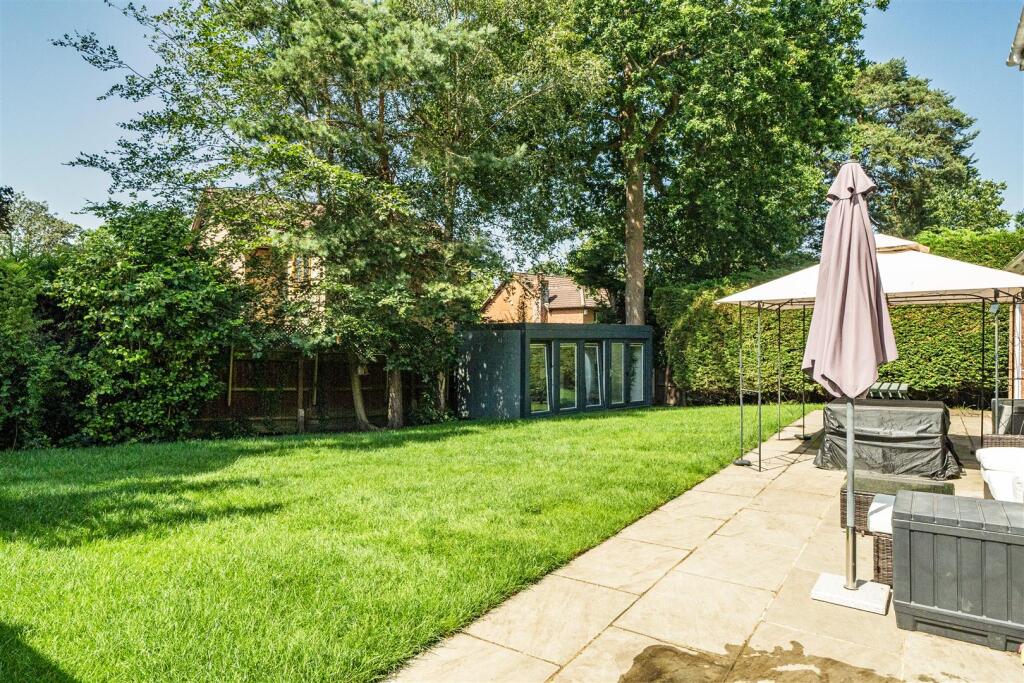 Alcot Close, Crowthorne, Berkshire, RG45 7NE - View 2