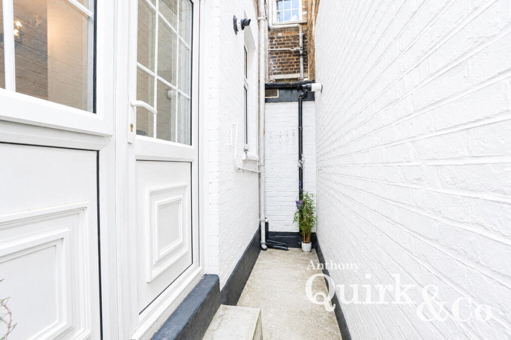 Goswell Road, London, EC1V – další