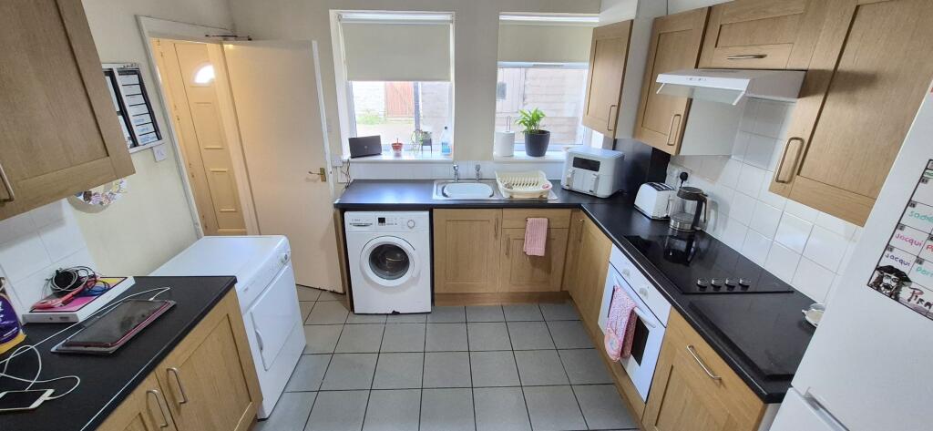 Flat 1, 2 & 3, 15 Langdale Road photo 2