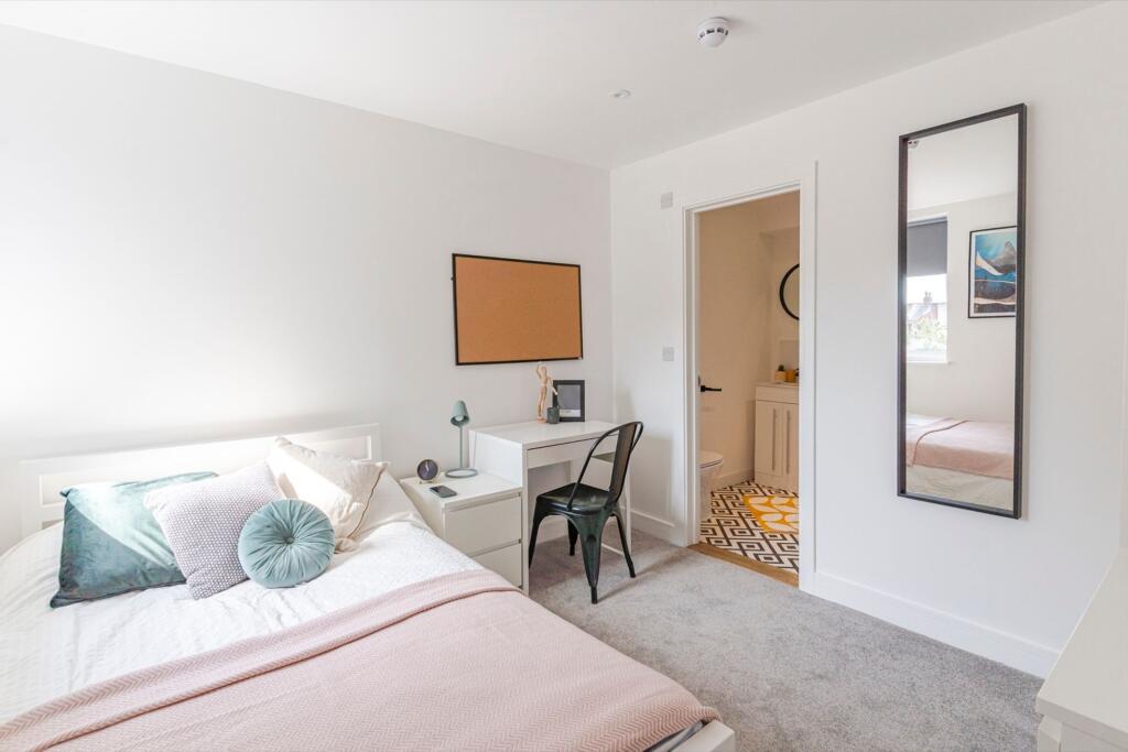 House in Portsmouth - View 3
