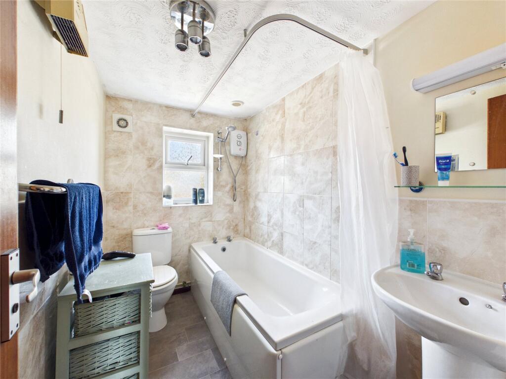 House in East Suffolk, Rushmere St Andrew - More