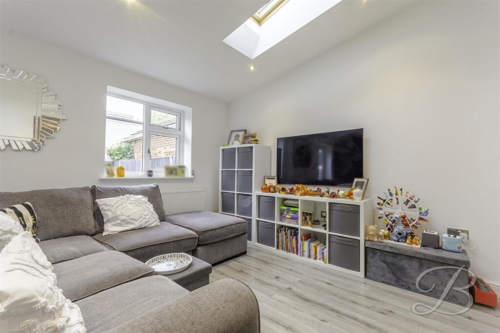 House in Mansfield, Ladybrook - More