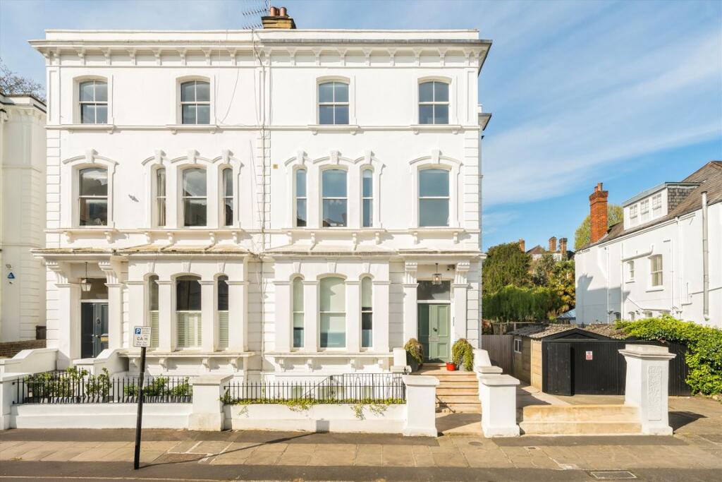 Main image of property: Hampstead Hill Gardens, London