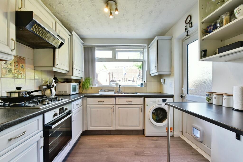 Main image of property: Newlands Grove, Sheffield, South Yorkshire, S12