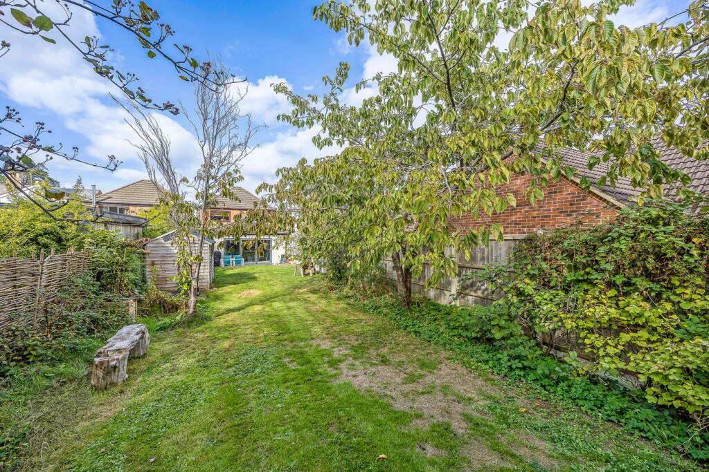 Charlton Lane, Leckhampton, Cheltenham, GL53 photo 2