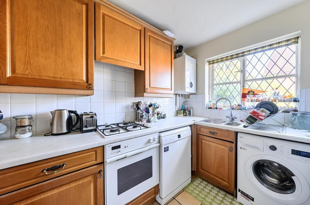 House in Guildford, Bellfields - View 5