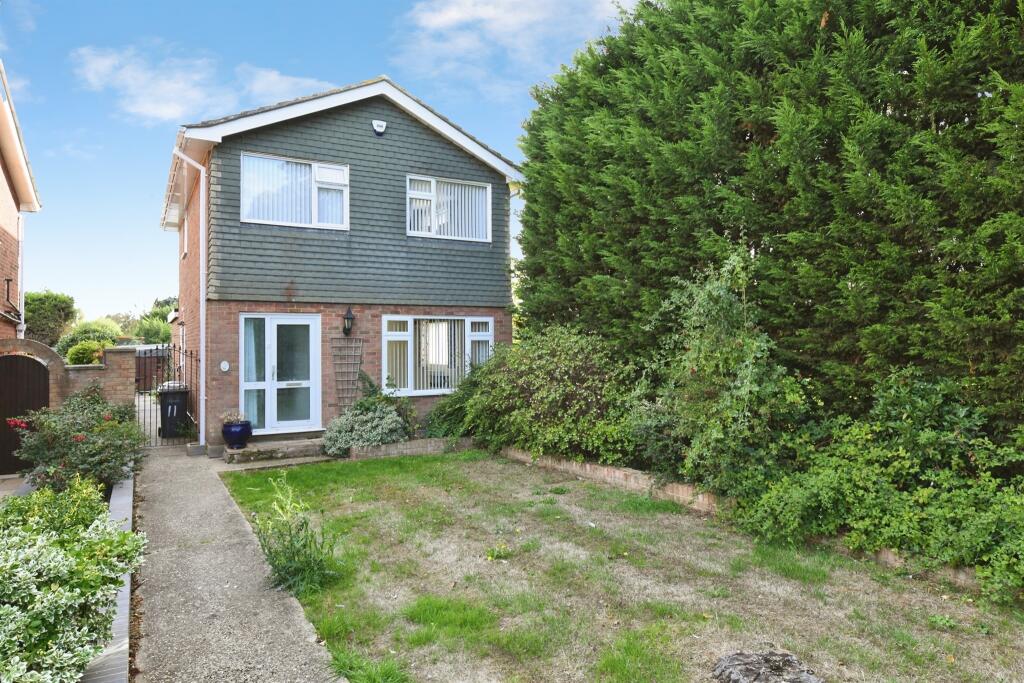 Main image of property: Hamilton Mews, Rayleigh