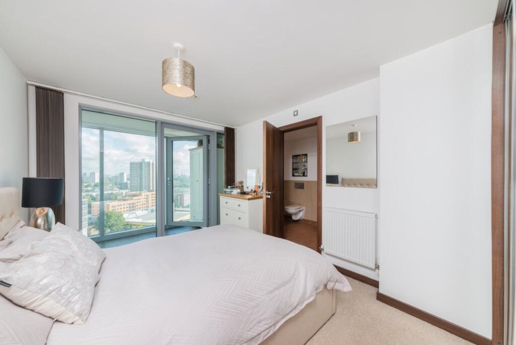 Apartment in London, York Road Estate, Battersea - View 2