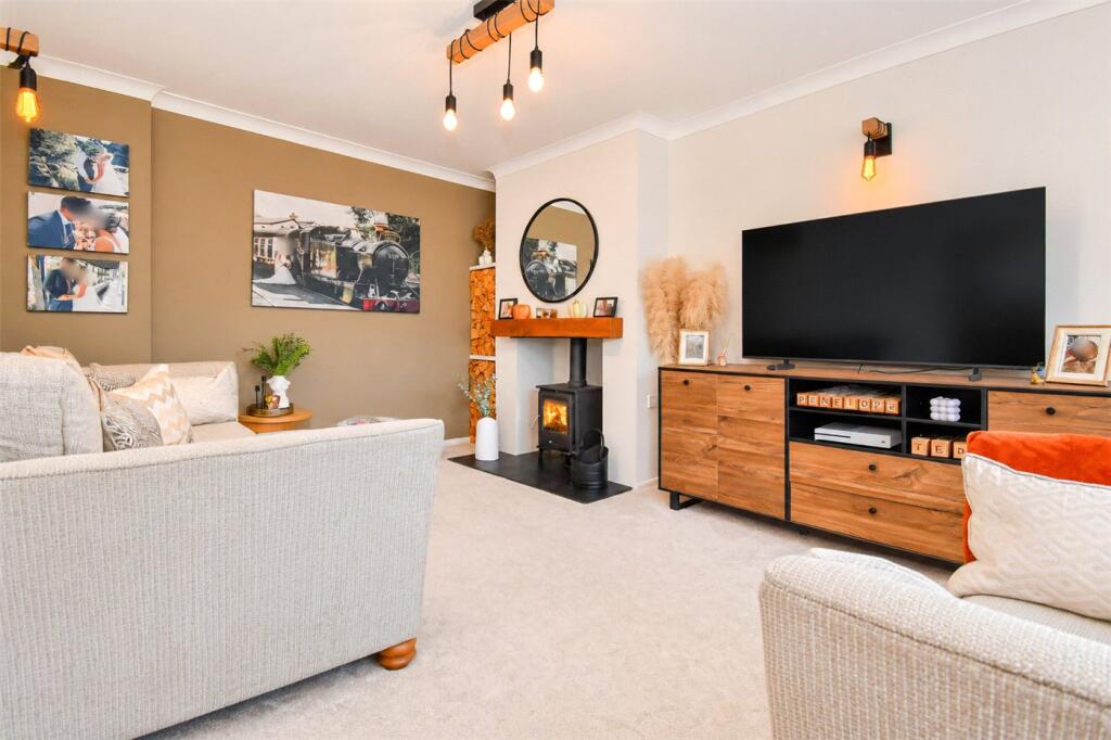 Caernarvon Close, Upton, Wirral photo 3