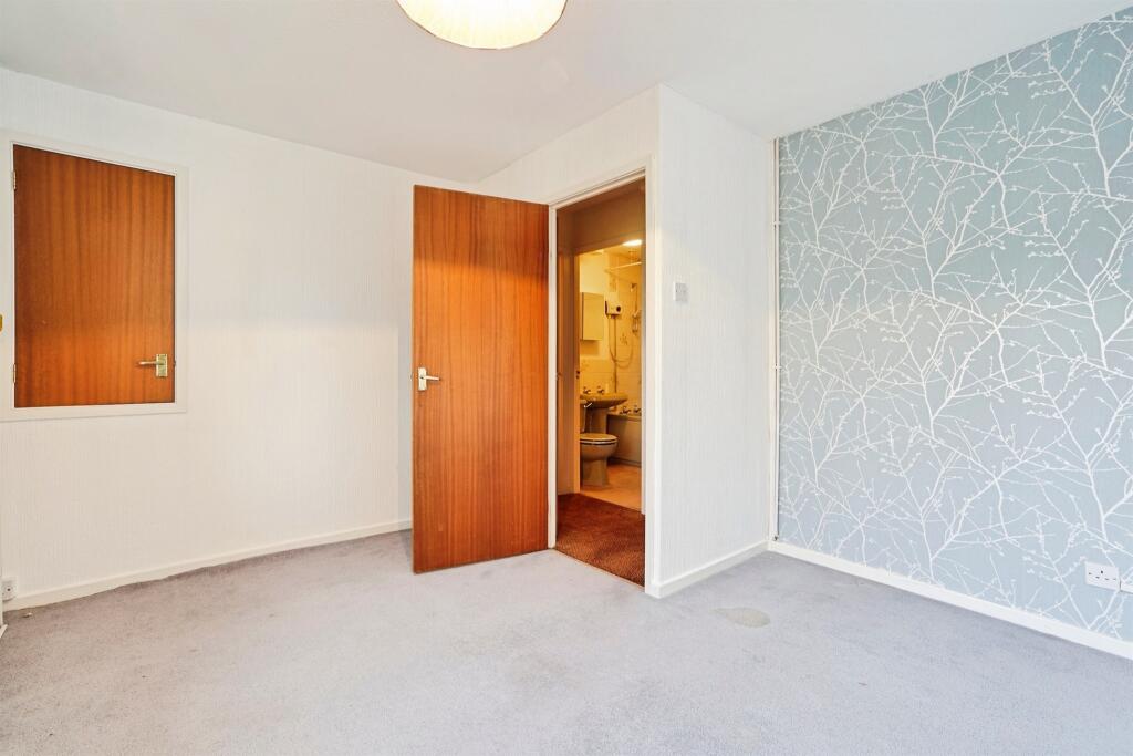 Lakeside Terrace, Rawdon, Leeds photo 3