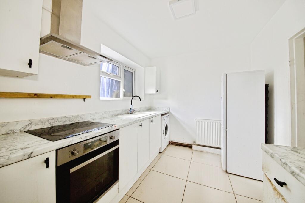 Apartment in Enfield - View 4