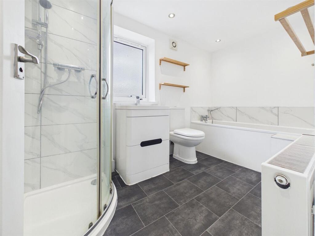 Apartment in Newcastle upon Tyne - View 3