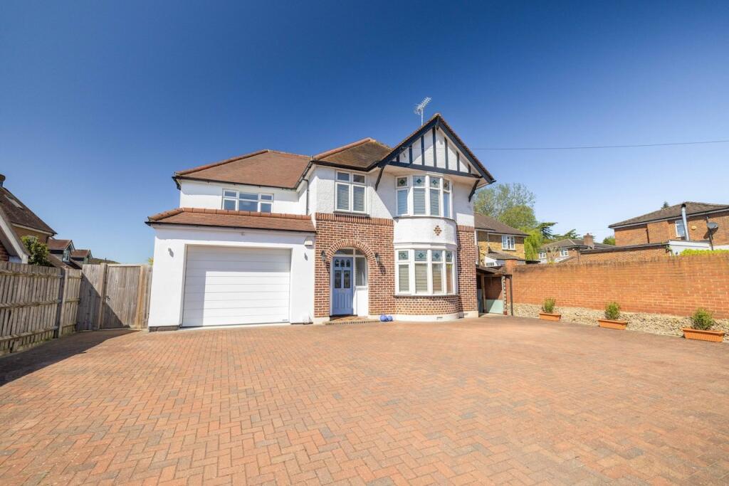 Main image of property: Gerrards Cross Road, Stoke Poges, SL2