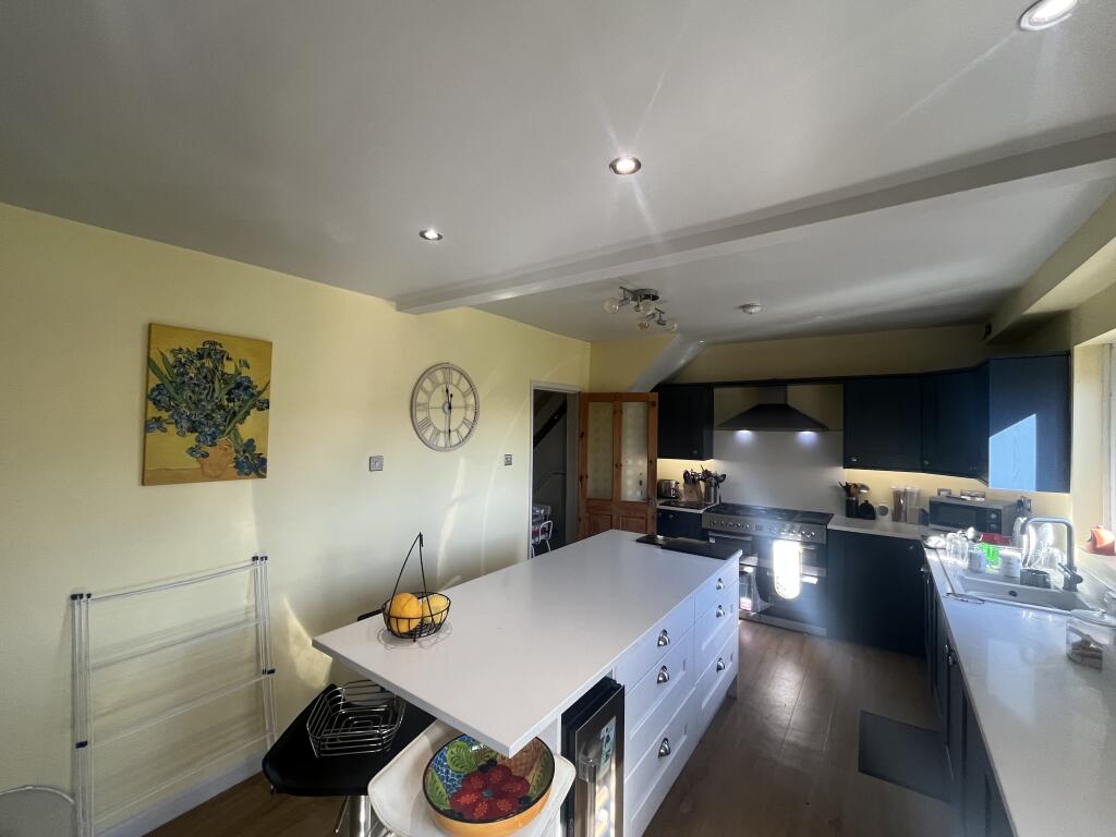 Arncliffe Rise, Oldham, OL4 photo 3