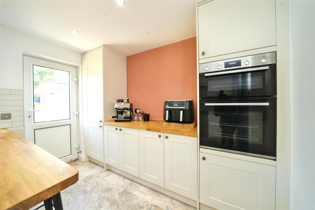 House in South Staffordshire, Codsall - View 5