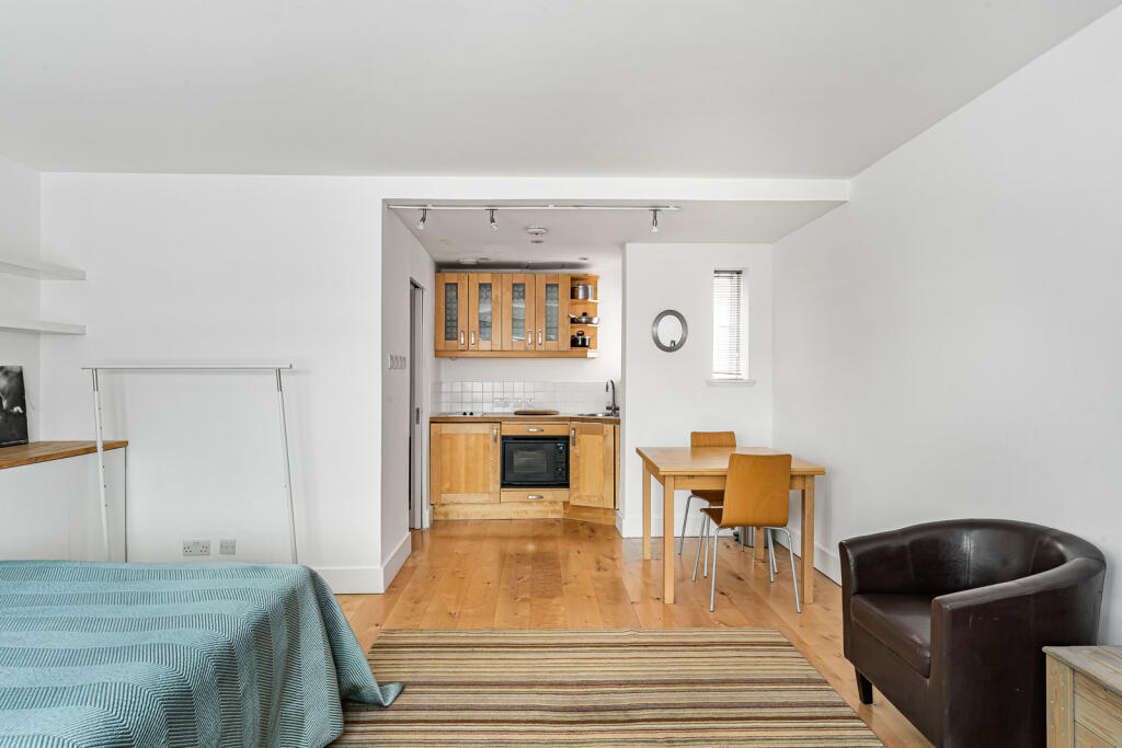 Apartment in London, City of London - View 3