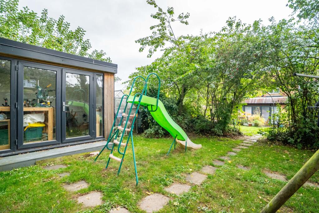 Additional image 20 of Ardens Way, St. Albans, Hertfordshire, AL4