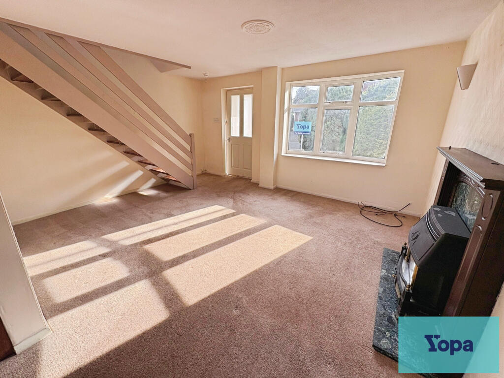 House in Stoke-on-Trent - More