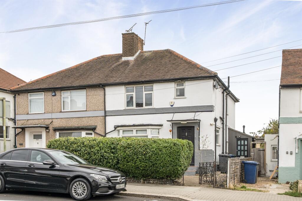 Main image of property: Oakleigh Road North, London