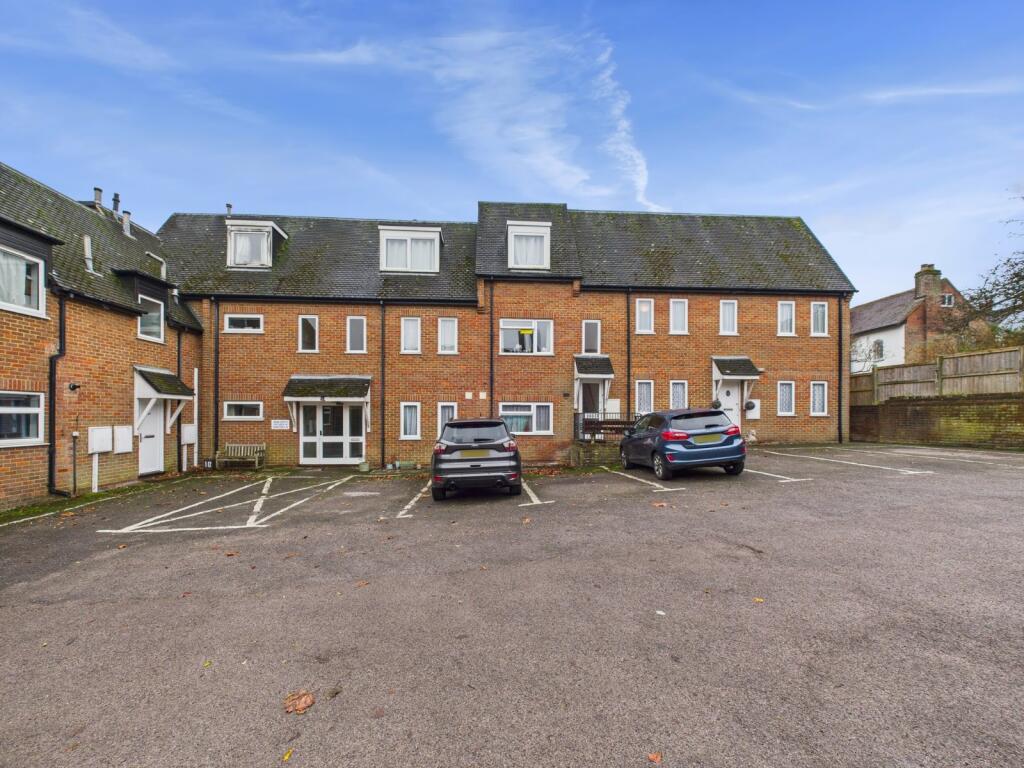 Main image of property: Avenue House, Park Road, Chesham, Buckinghamshire, HP5