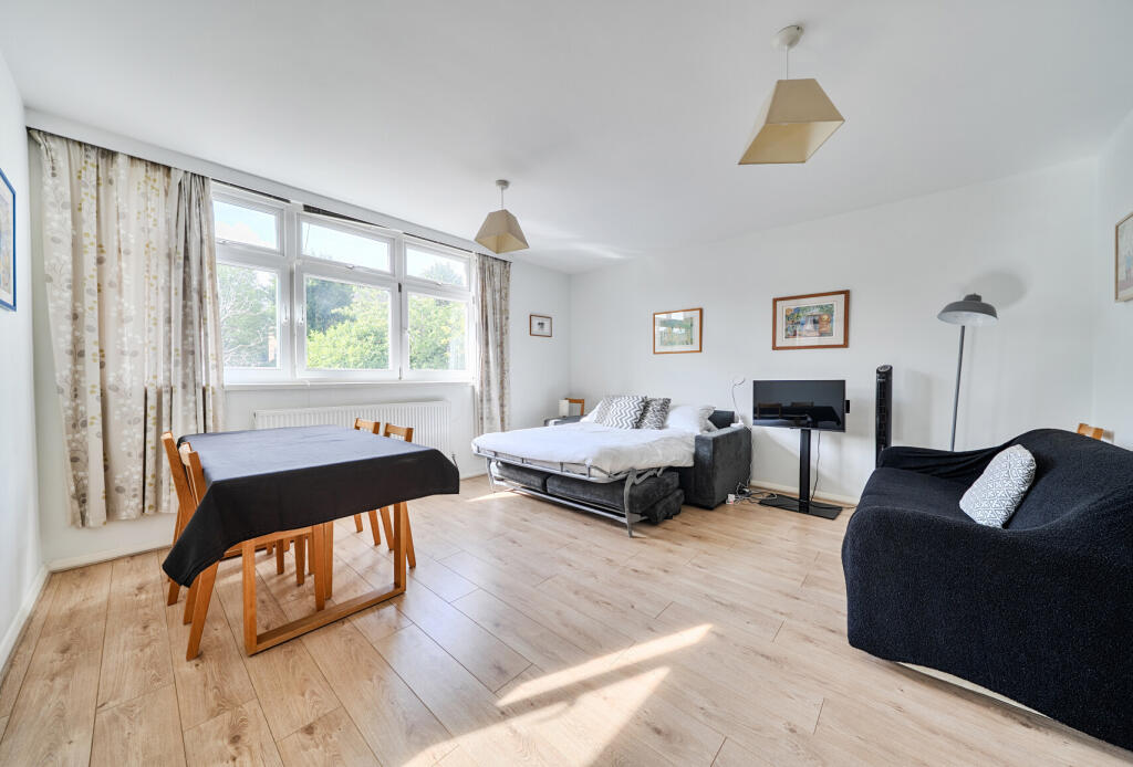 Main image of property: Shelburne Court, 3 Carlton Drive, London, SW15