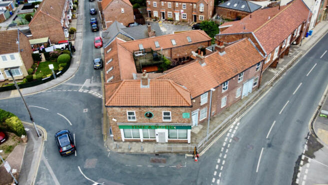 5 Bedroom House &amp; Commercial Premises-Investment/