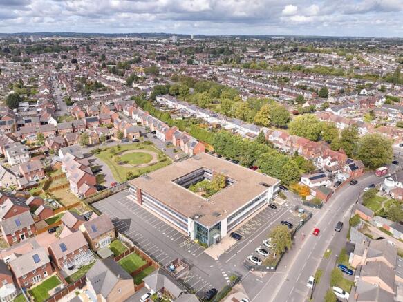 DJI_20250916132924_0002_D_250916_BAR_Binley Cour