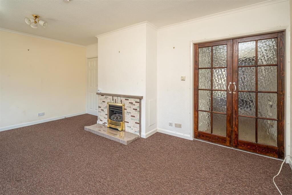4 Easthall Close, Brewood, Stafford, ST19 9EX photo 3