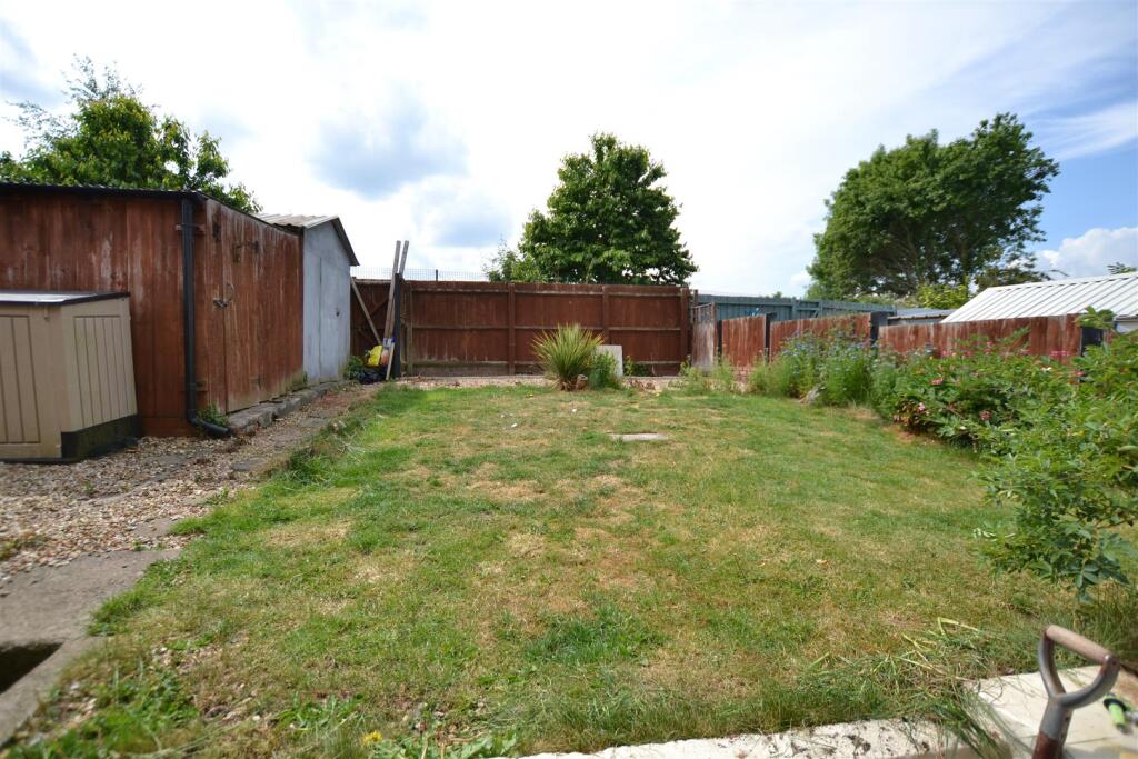Caradoc Drive, Leominster photo 2
