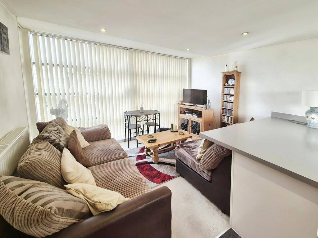 Apartment in Salisbury - View 5