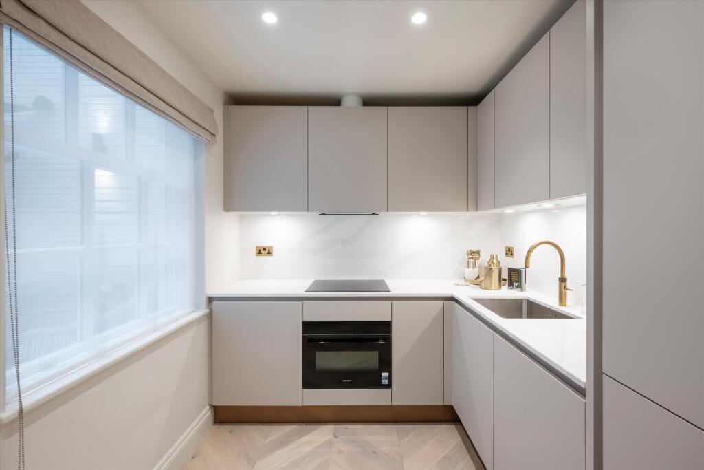 Apartment in London, St. James's, Mayfair - More